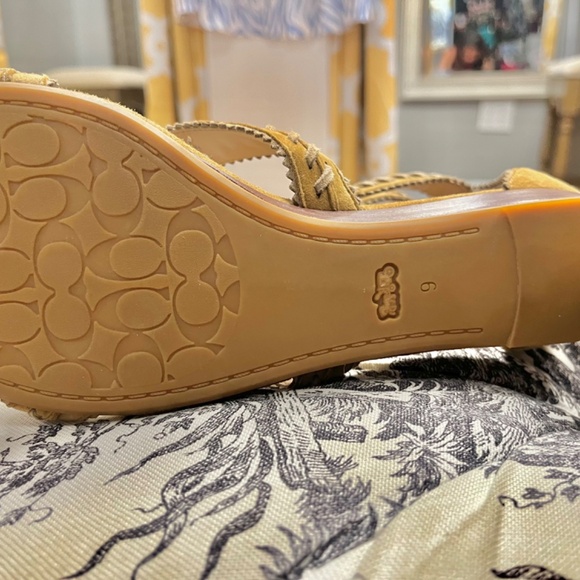 Coach Via Demi Wedge Sandals Size 9 - Picture 3 of 5